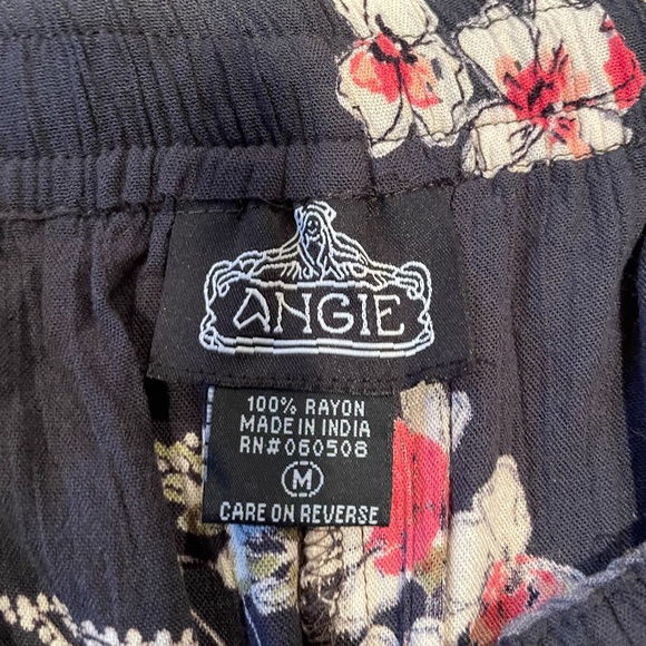 Angie Blue Floral Print Short  - size Medium - Picture 6 of 8